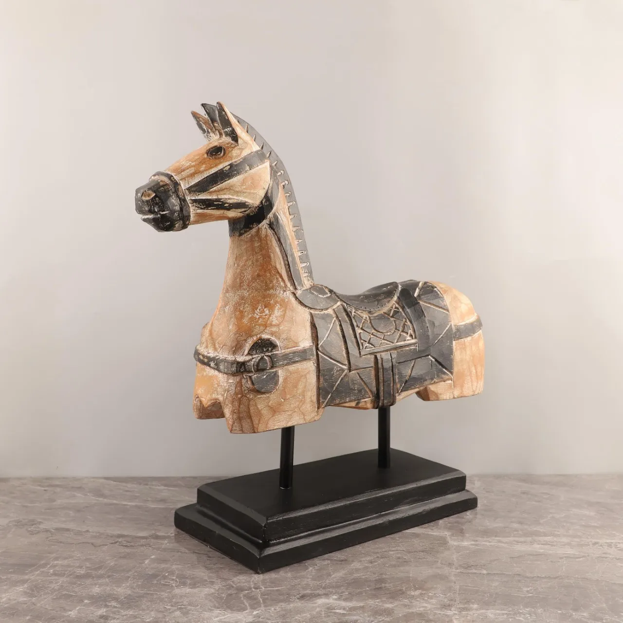 Nordic Creative Solid Wood Trojan Horse Animal Sculpture Art Ornament Living Room Study Entrance Sales Office Home Decorations