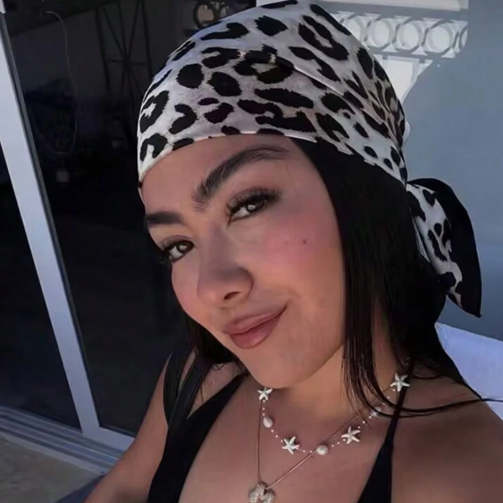 Women's Classic Leopard Print 70x70 Bandana Square Scarf Popular Sunscreen Multifunctional Headscarf Suitable for Daily Wear