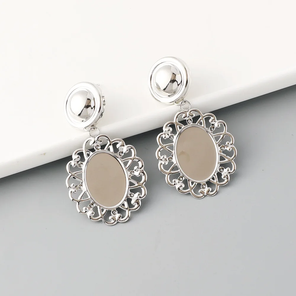 Retro hollow oval earrings women's fashion simple temperament earrings jewelry, extremely colorful new earrings