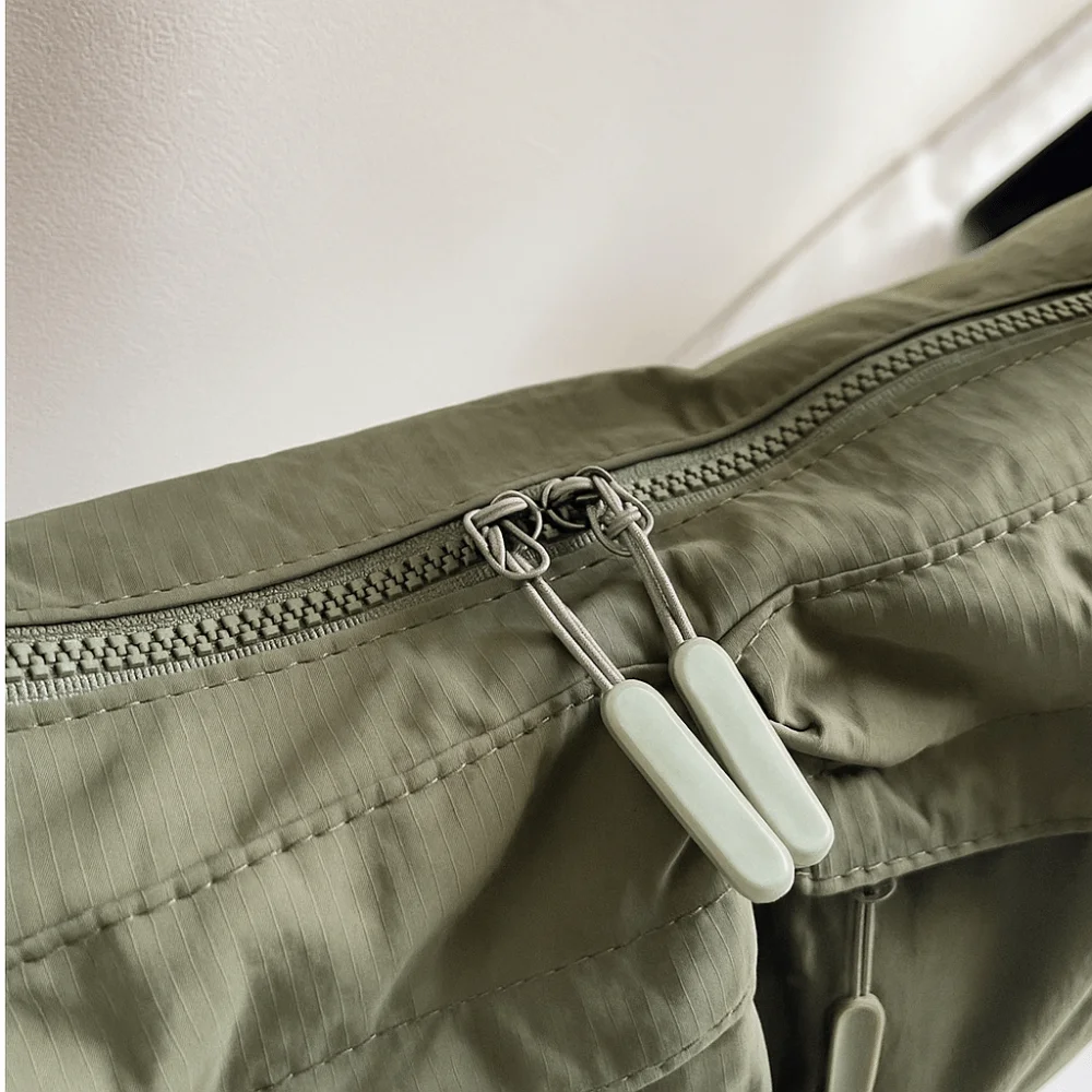 

Lightweight Nylon Tote Bag Spacious Capacity Casual Design Large Capacity Bag WaterResistant Unisex Style Women's Commuting Bag