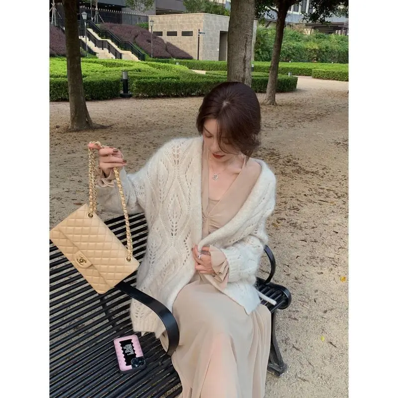 

Полый свитер средней длины в стиле ретро, женский осенне-зимний новый свободный шерстяной свитер на шнуровке, куртка, мягкий поворотный трикотаж