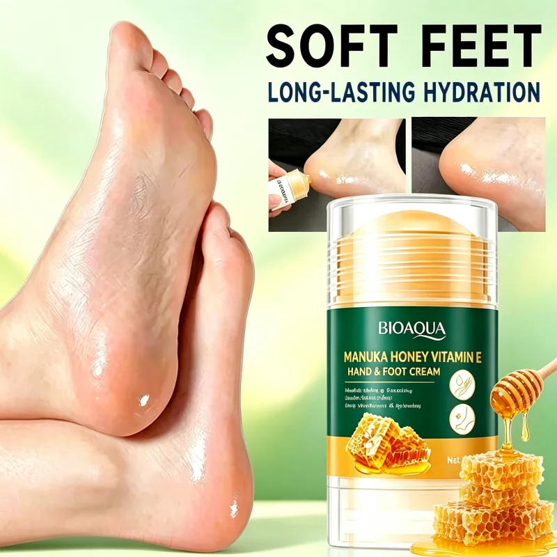 1/2 Tube of Foot Cream with a Warm, Smooth Texture, Leaves Skin Feeling Fresh and Non-Sticky, Rich in Nutrients That Penetrate Deep into Dry Skin, Soothing Problems of Peeling, Cracking, Thickening, and Calluses on Han