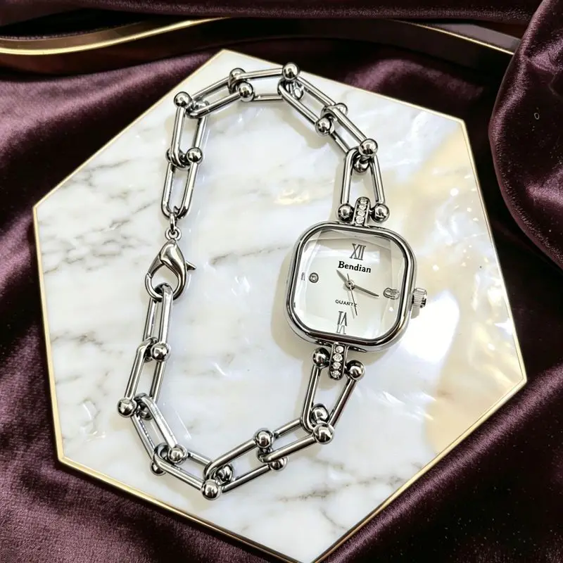 Niche High End Women Quartz Watch Light Luxury Ladies Watch Champagne Colored Dial Metal Chain Elegant Fashion Female Wristwatch