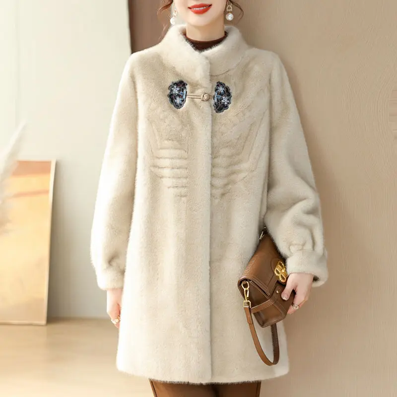 2025 new winter mink fur jacket women Fashion Mid-Length middle-aged mom Stand collar Fur one coat Female loose outerwear T833