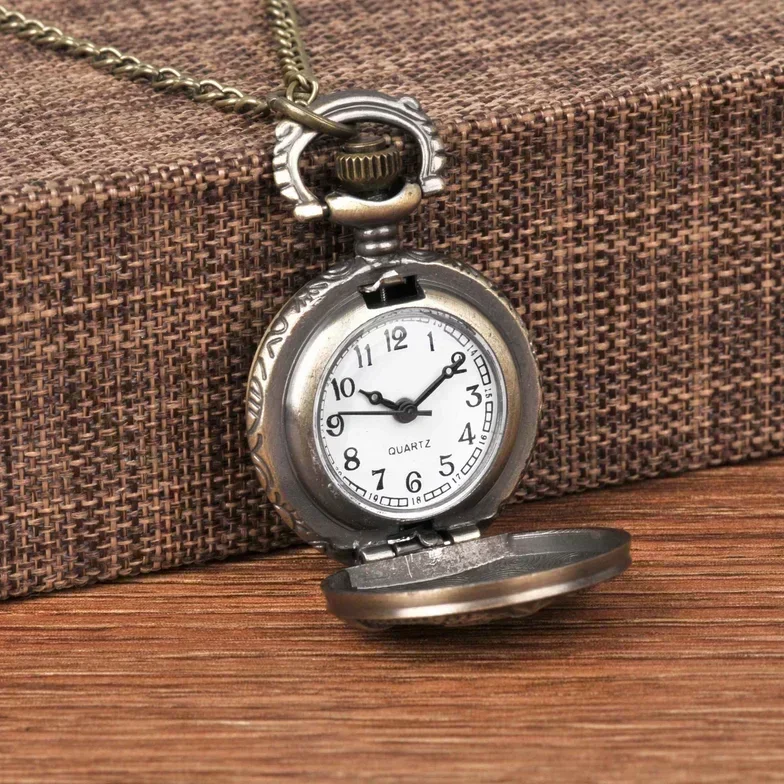 2024 NEW Soviet Sickle Hammer Style Quartz Pocket Watch Necklace Bronze Pendant Clock CCCP Russia Emblem Communism Top Gifts