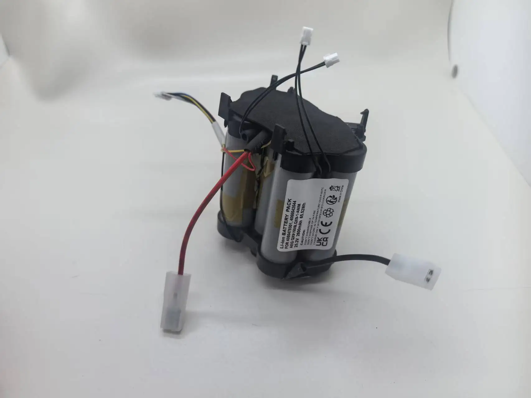 بطارية بديلة لـ AEG QX 9 1 UO، QX91 Anim، QX9-1-40 رقم الجزء: 40 55 54-244، 4055478301، 4055542544 2600 مللي أمبير/25.2 فولت