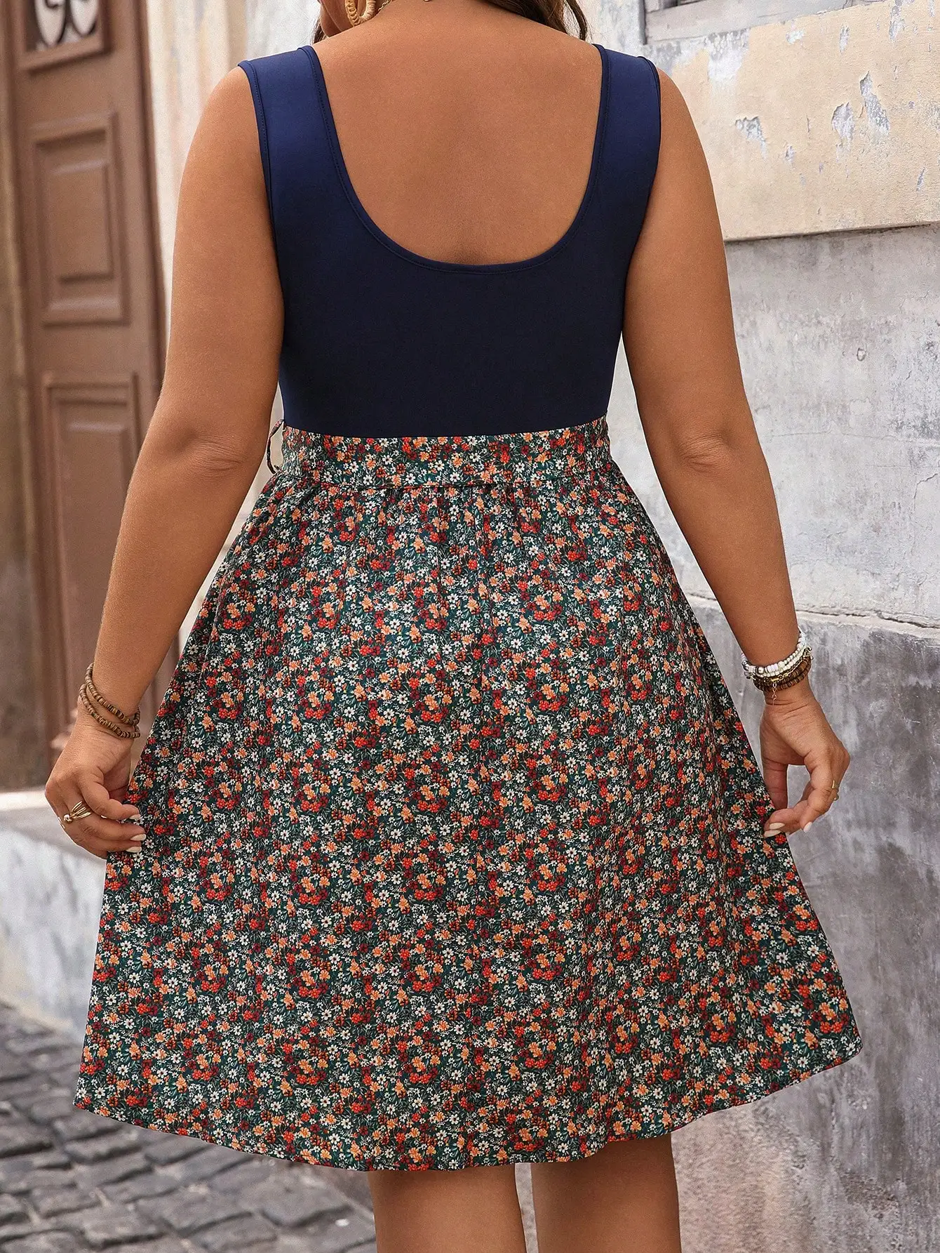 

Plus Size Women Floral Print A-Line Skirt With Navy Tank Top Summer Boho Outfit