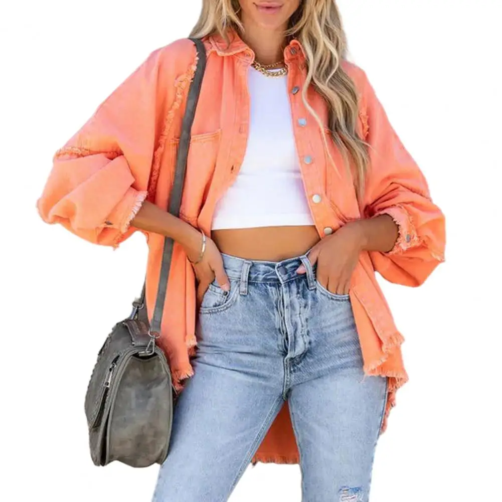 Botão encerramento Denim Jacket feminino, angustiado casaco com franja Hem, mulheres Streetwear, grandes dimensões, bolsos Fit