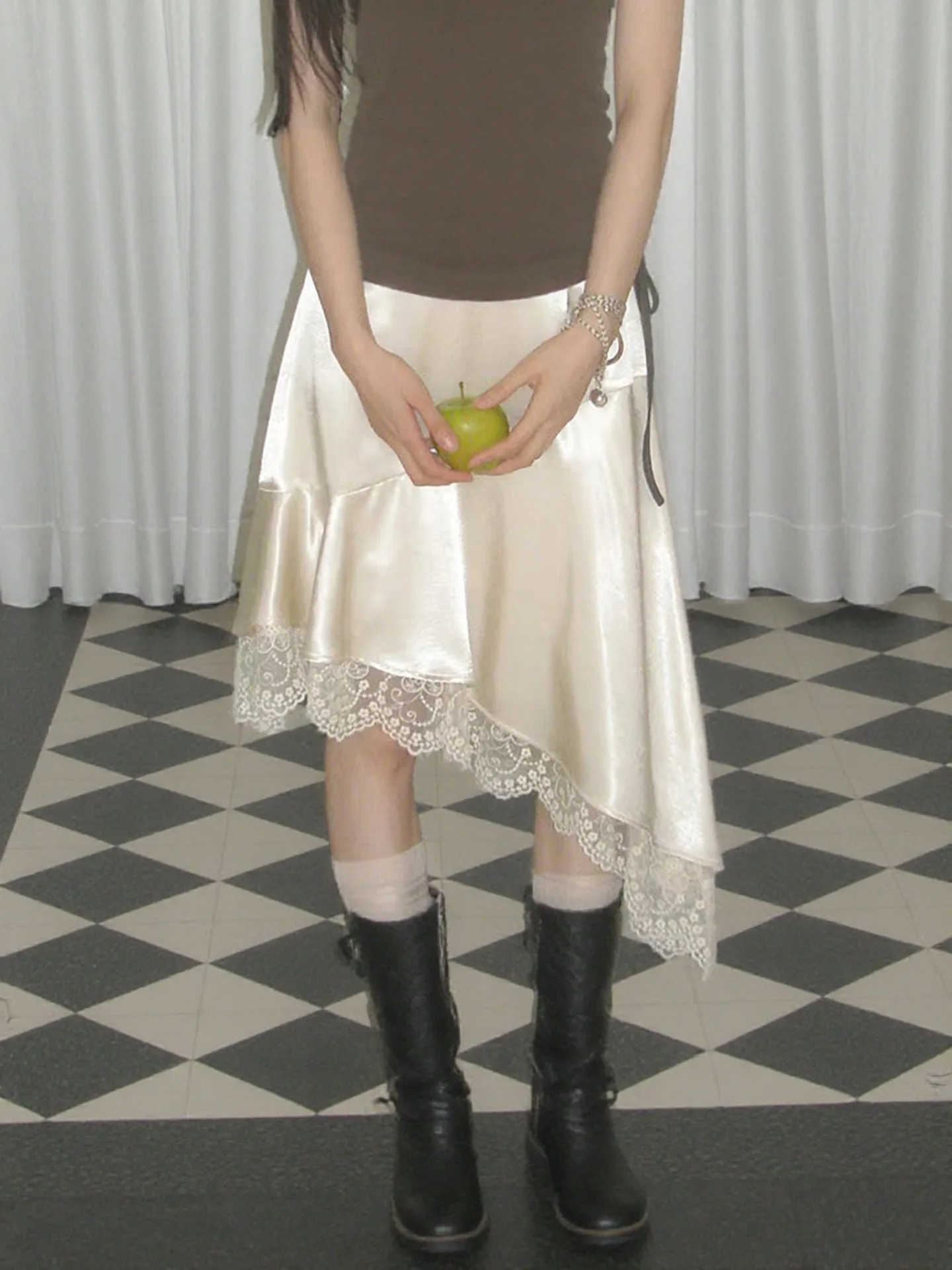 Elegant Y2K Asymmetric Satin Beige Midi Skirt Women Spring Summer Lace Trim Spliced Knee-length Office Commut Confortable Outfit