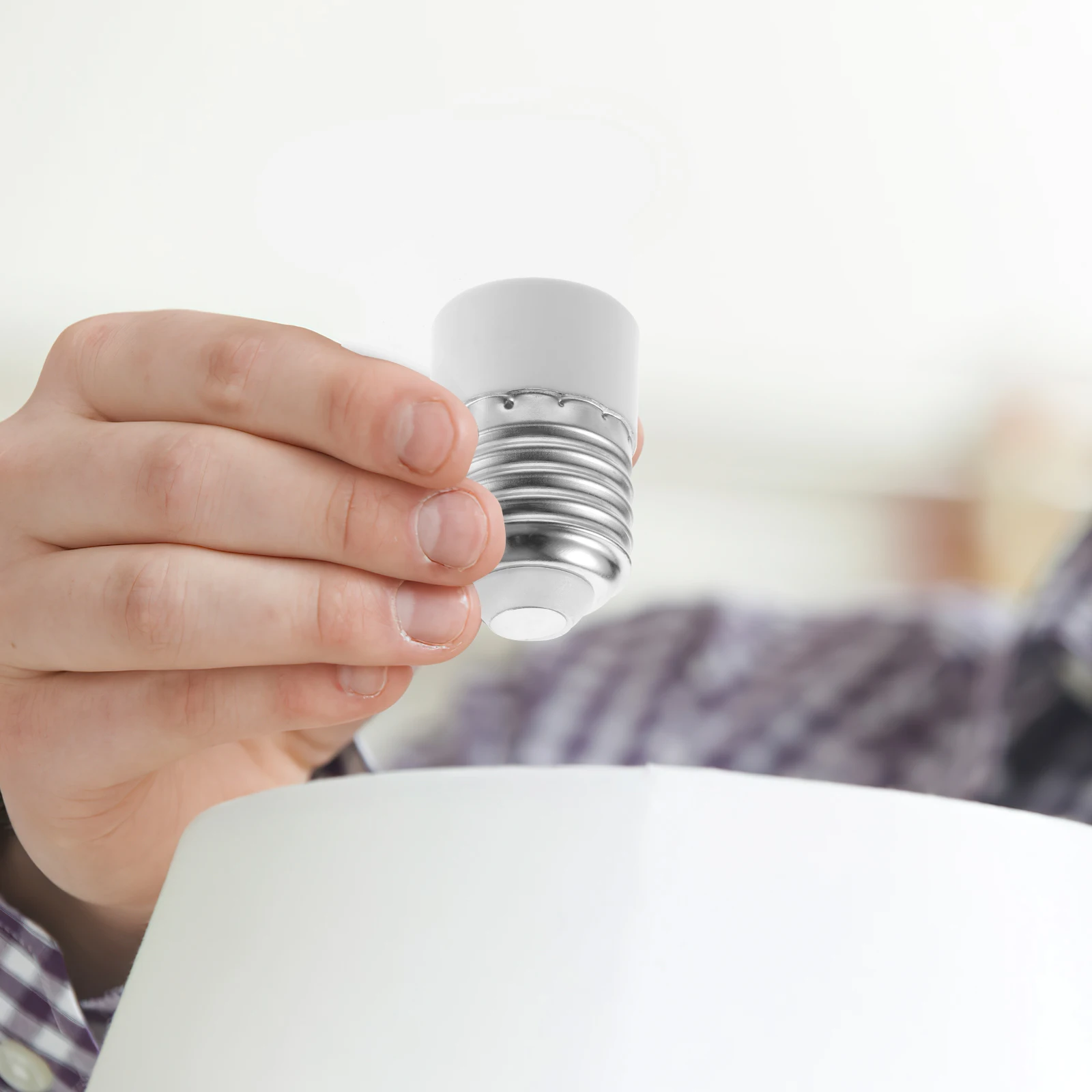 

2Pcs Lamp Holder Adapter E27 to E14 Light Bulb Socket Converter Screw Thread Matching Lamp Base Adapter Light Bulb Converter