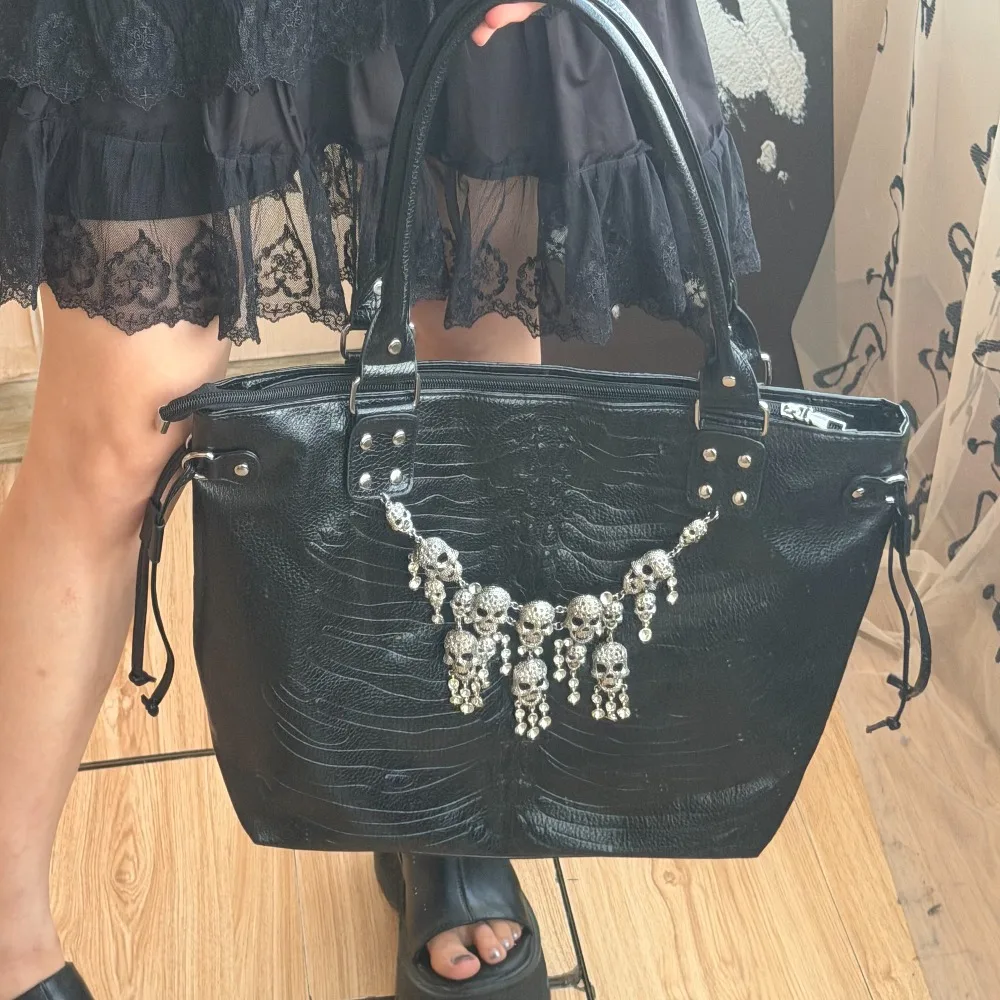 

Personalized Stylish Women's Large Capacity Shoulder Bag Purses and Handbags Original Gothic Skull Bone Tote Bag