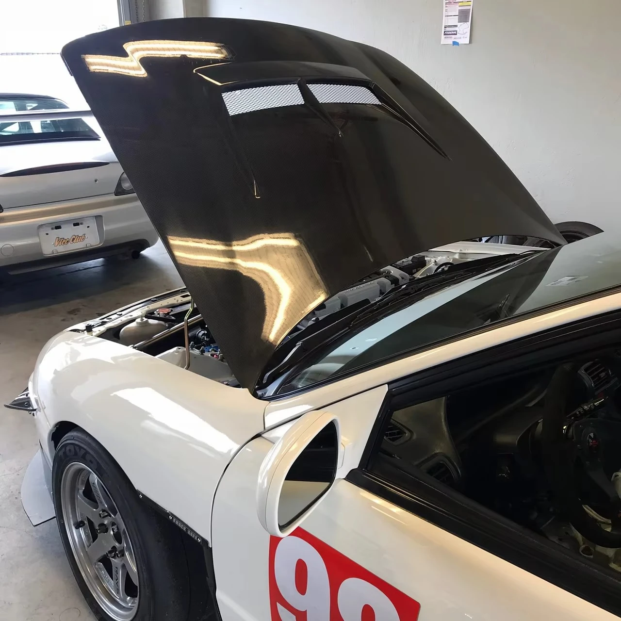 JS Style Carbon Fiber Vented Engine Hood for Acura Integra DC2