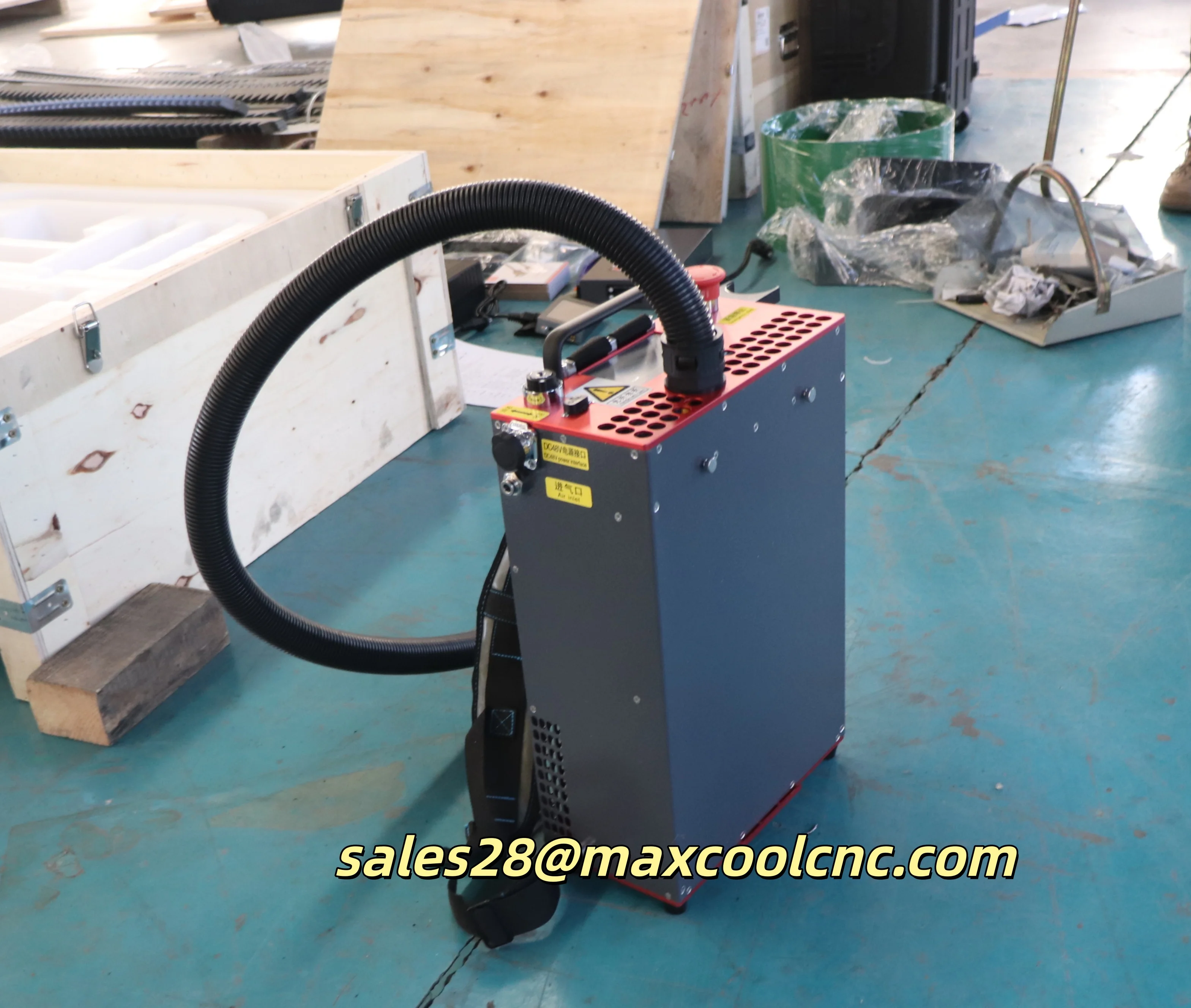 Macchina per Pulizia Laser Maxcool 100w 200w 300w Opzionale, Raffreddamento ad Aria, Rimozione Ruggine e Vernice per Metalli