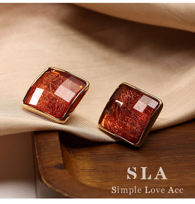 Lingzhi Wu-Amber Acrylic Square Earrings for Female, All Silver, French Personality, New Arrival