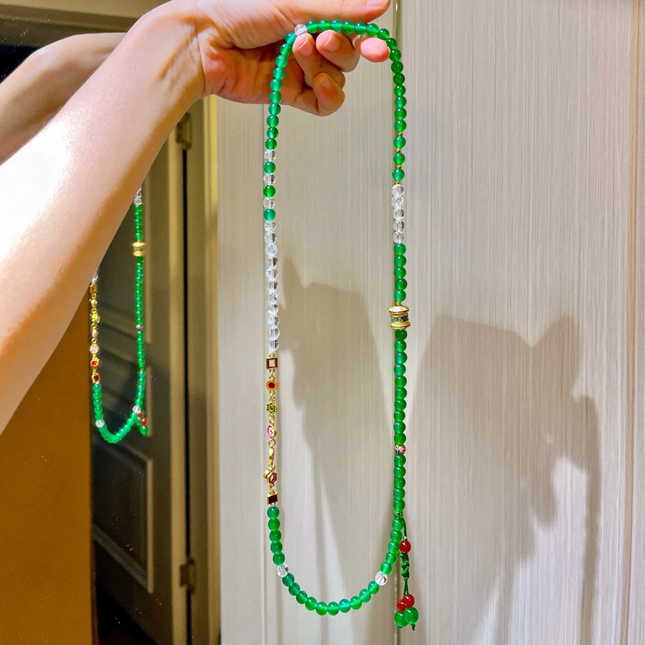 

New Chinese retro original handmade natural millet beads green chalcedony white crystal beaded necklace sweater chain