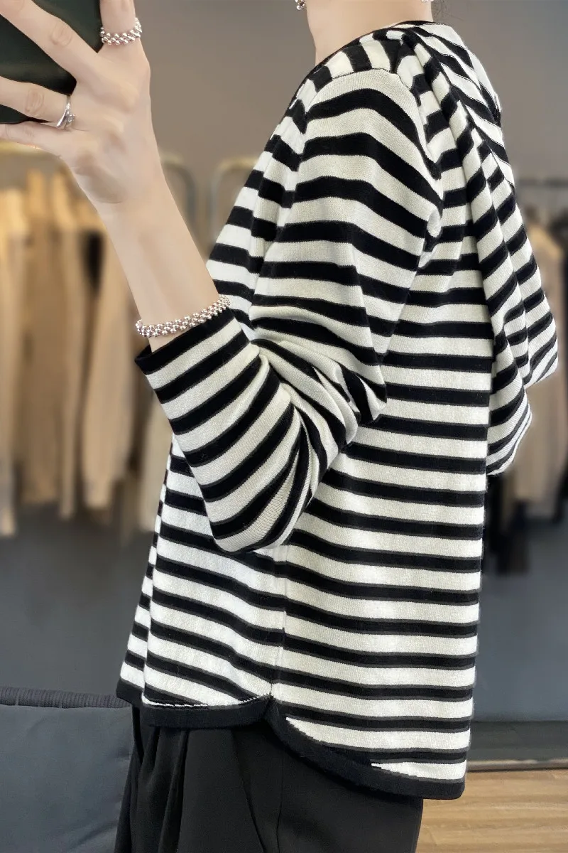 2024 New Korean Version of Autumn and winter Casual Hooded Striped Zippered Knitted Cardigan Fashion Versatile Women\'s Coat Top