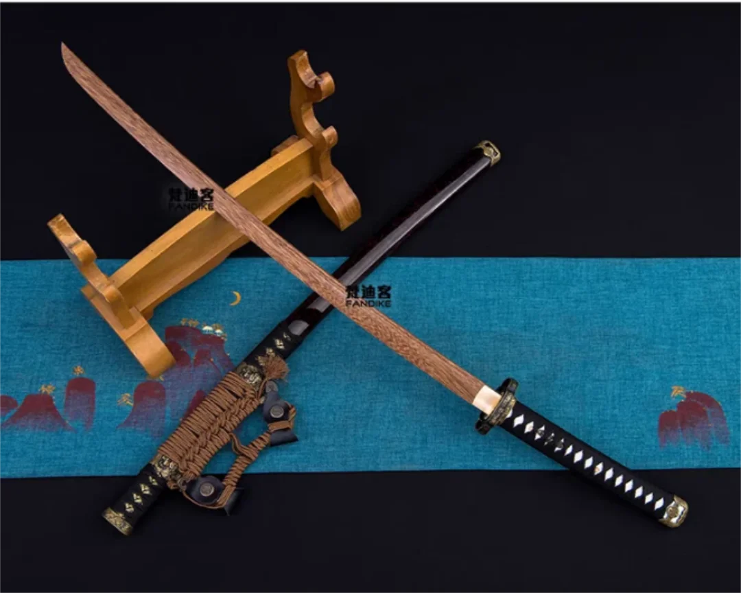 عالية الجودة خشبية الجيش العسكري الياباني كاتانا السيف خشب الورد شفرة ممارسة سلاح تأثيري الدعائم غير حادة