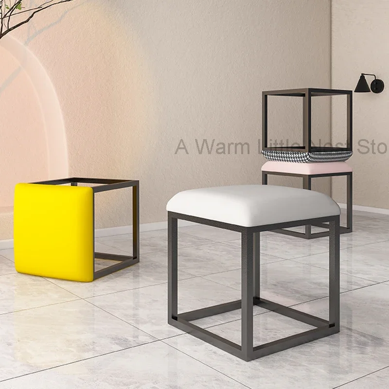 Design Waiting Chair Small Wood Stool Space Waiting Nordic Foot Stool Hallway Coffee Table Portable Banco Plegable Furniture