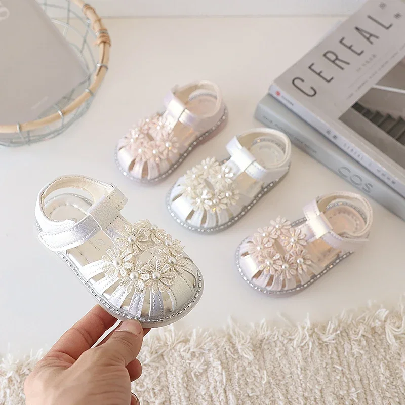 

Baby Walking Shoes Hollowed-out T-strap Toddler Kids Sandals Sweet Non-slip 2025 Summer New Girls Princess Beach Shoes Soft Sole