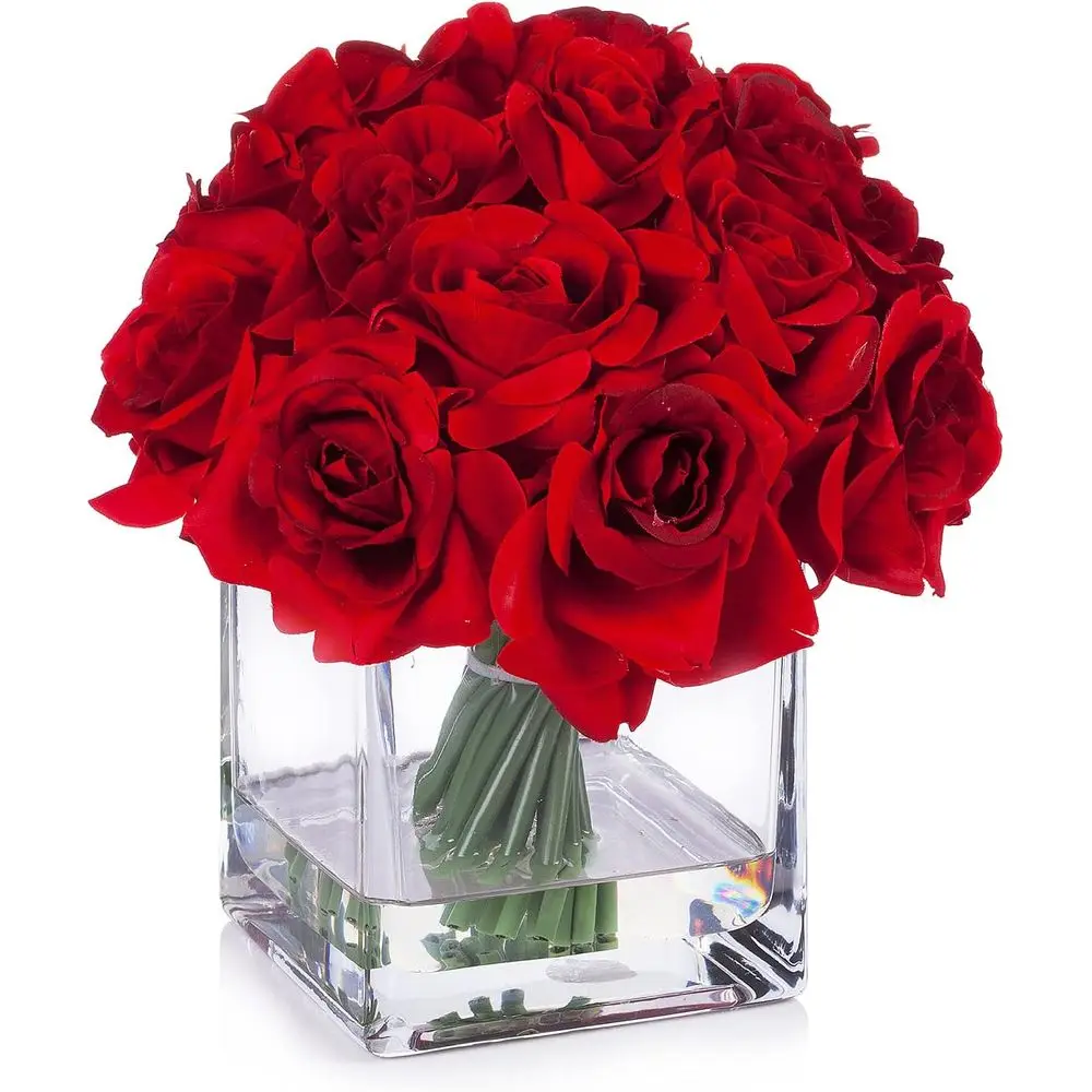 

Аранжировка из 18 искусственных шелковых роз в стеклянной вазе-кубике с прозрачной водой, подходит для дома или офиса, идеально подходит для свадебного декора.