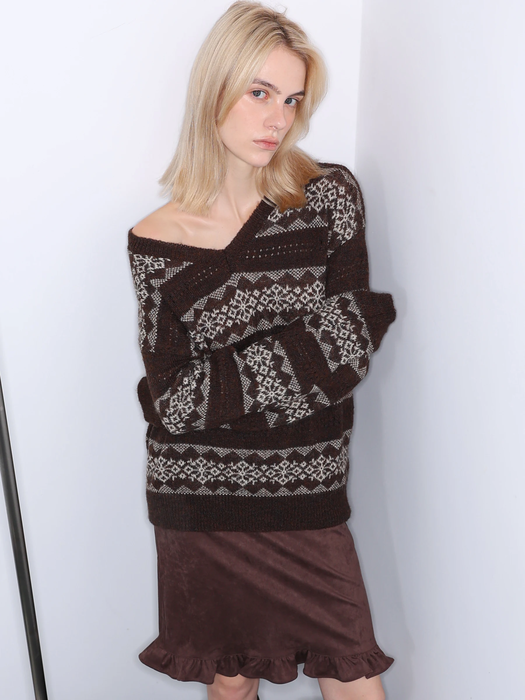 

Женский вязаный свитер JDE Nordic Snow Series в стиле ретро с V-образным вырезом, узором Fair Isle, свободного кроя, для многослойного ношения, повседневный, удобный