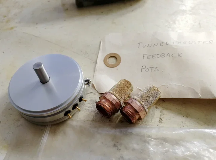 

For WARTSILA E000001276-R TT-CT/D CT175/B01991 P3-1 Potentiometer 6574S-51-202 1 Piece