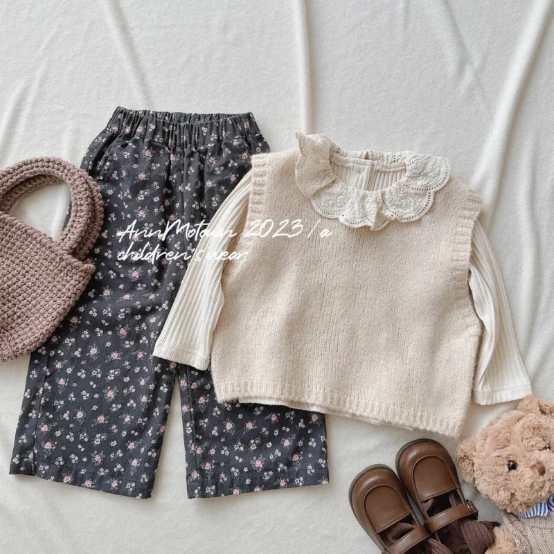 

01-Mushroom House Autumn Girls' Knitted Vest+Lace Trim Collar+Floral Wide-Leg Pants Three-Piece Set for Children