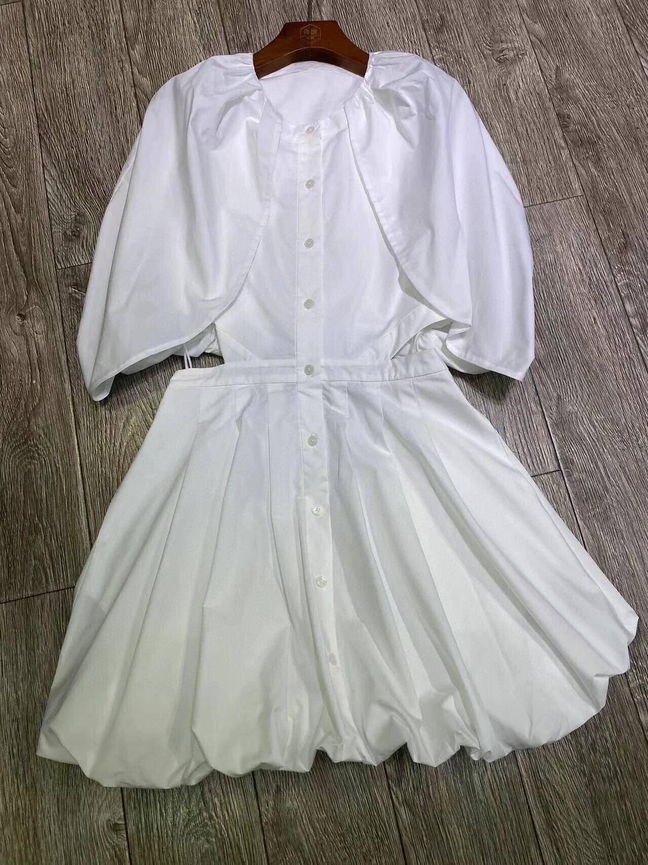 

2024 New White Summer Cape Style Show Your Back Waist Mini Dress for Women