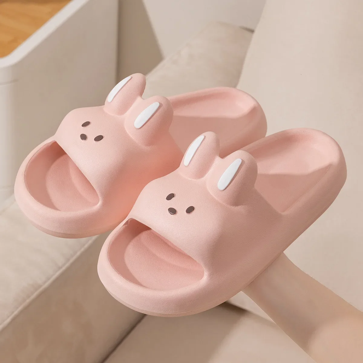 Pantoufles de lapin de dessin animé pour femmes et hommes, semelle optique souple, toboggans mignons, sandales de plage pour couples, chaussures coordonnantes HOShower, été