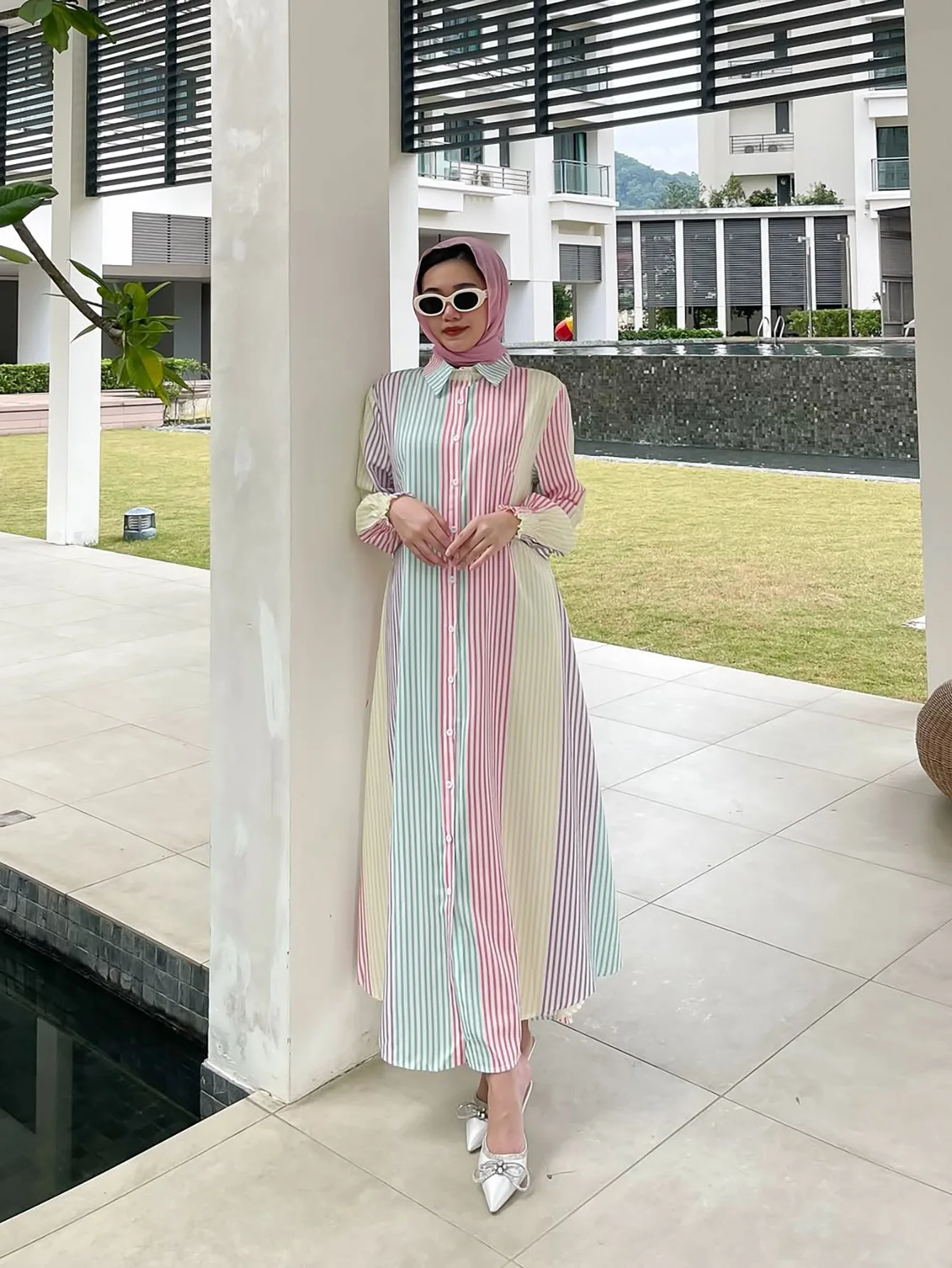 Moda musulmana Abaya del sudeste asiático mujeres musulmanas usan primavera y otoño vestido camisero de rayas vestido más vendido malayo indonesio
