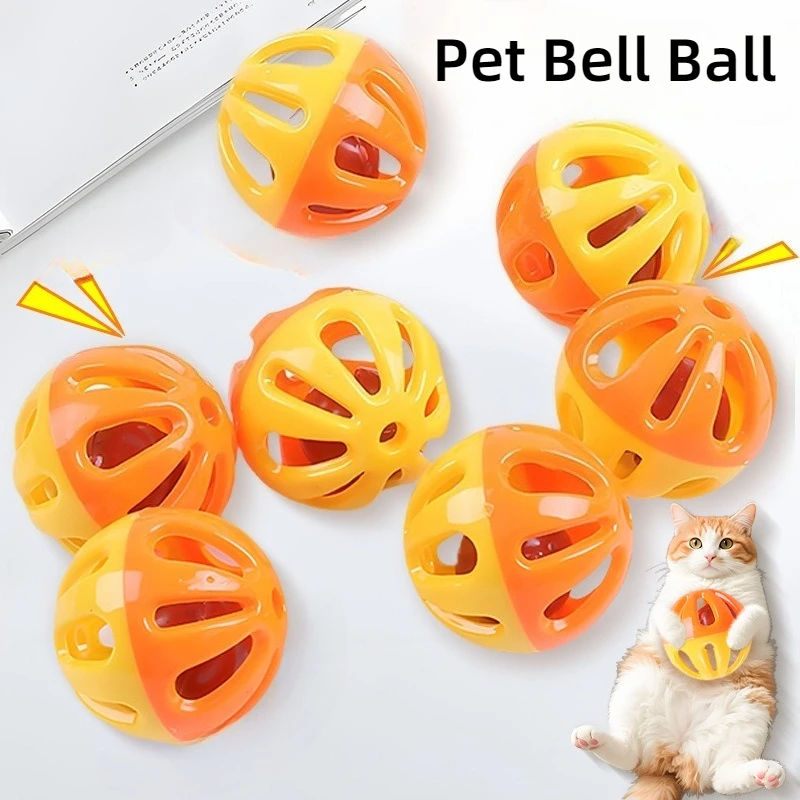 2 pièces de clochettes en plastique creuses bicolores, jouet rond pour animaux de compagnie, jouet interactif qui couine pour jouer à l'intérieur et à l'extérieur