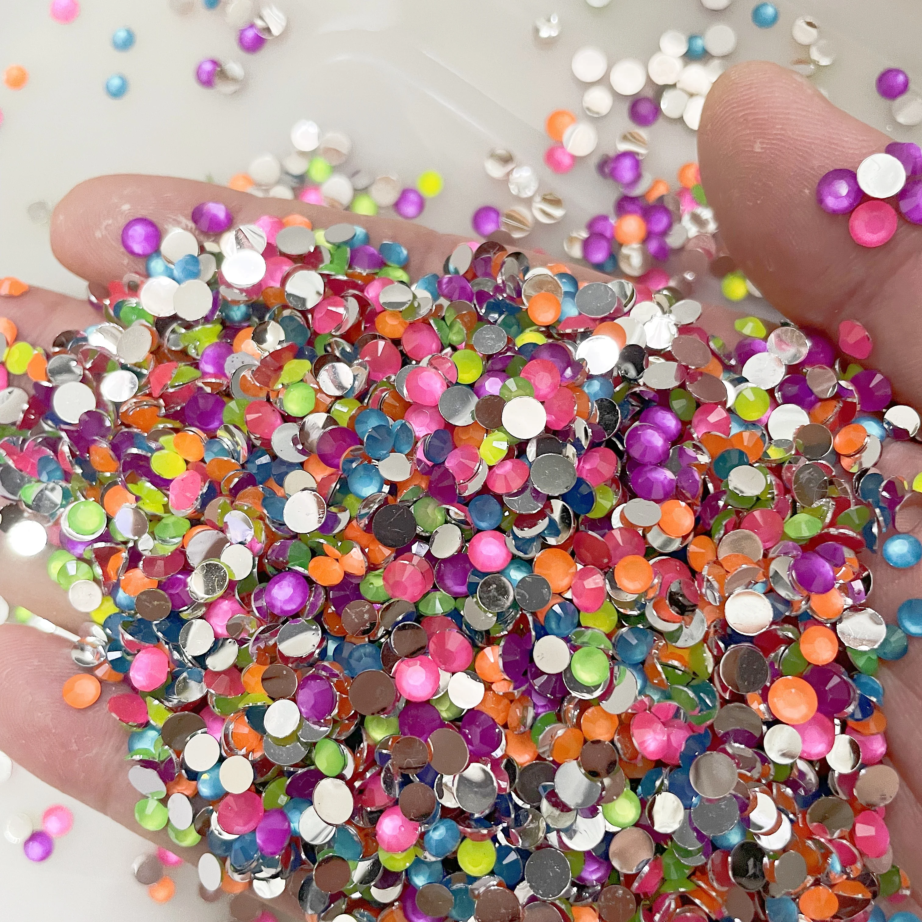 Glitter Resin Neon Non Hotfix Rhinestones ขายส่งจํานวนมาก Strass โดยเฉพาะ DIY เล็บคริสตัลสําหรับเล็บ Charms ชุด Vestidos