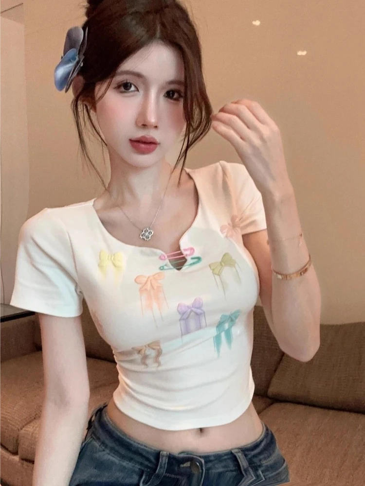 Dopamine Style Slim Fit Cropped V Neck T-shirt For Female Students Accentuates Bust Slightly Sexy Versatile Spring Summer Wear
