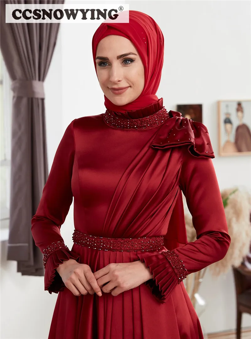 Glossy Satin Muslim Evening Dresses Long Sleeve Hijab Prom Formal Party Gowns Beaded High Neck Arabic Dubai Robe De Soiree