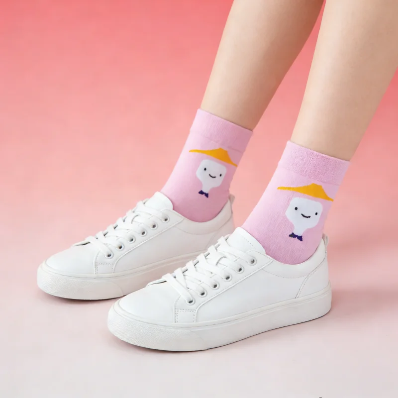 1 Paar hellrosa Socken mit süßem Charakter-Print, bequeme modische Damensocken