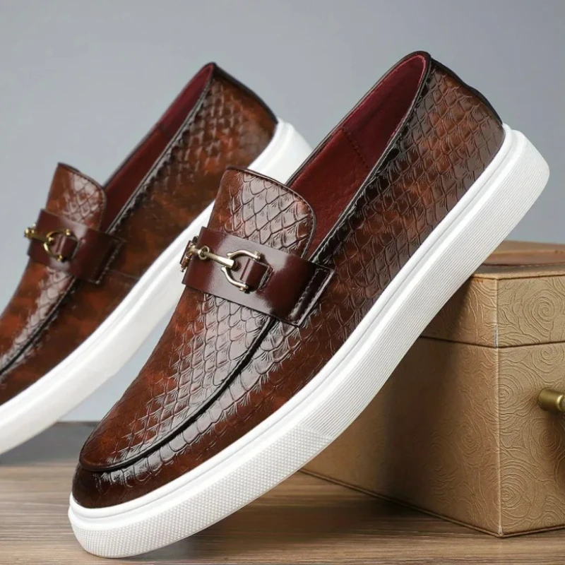 

European New Men Leather Casual Shoes Flat Leisure Shoes Street Cool Slip-on Loafers
