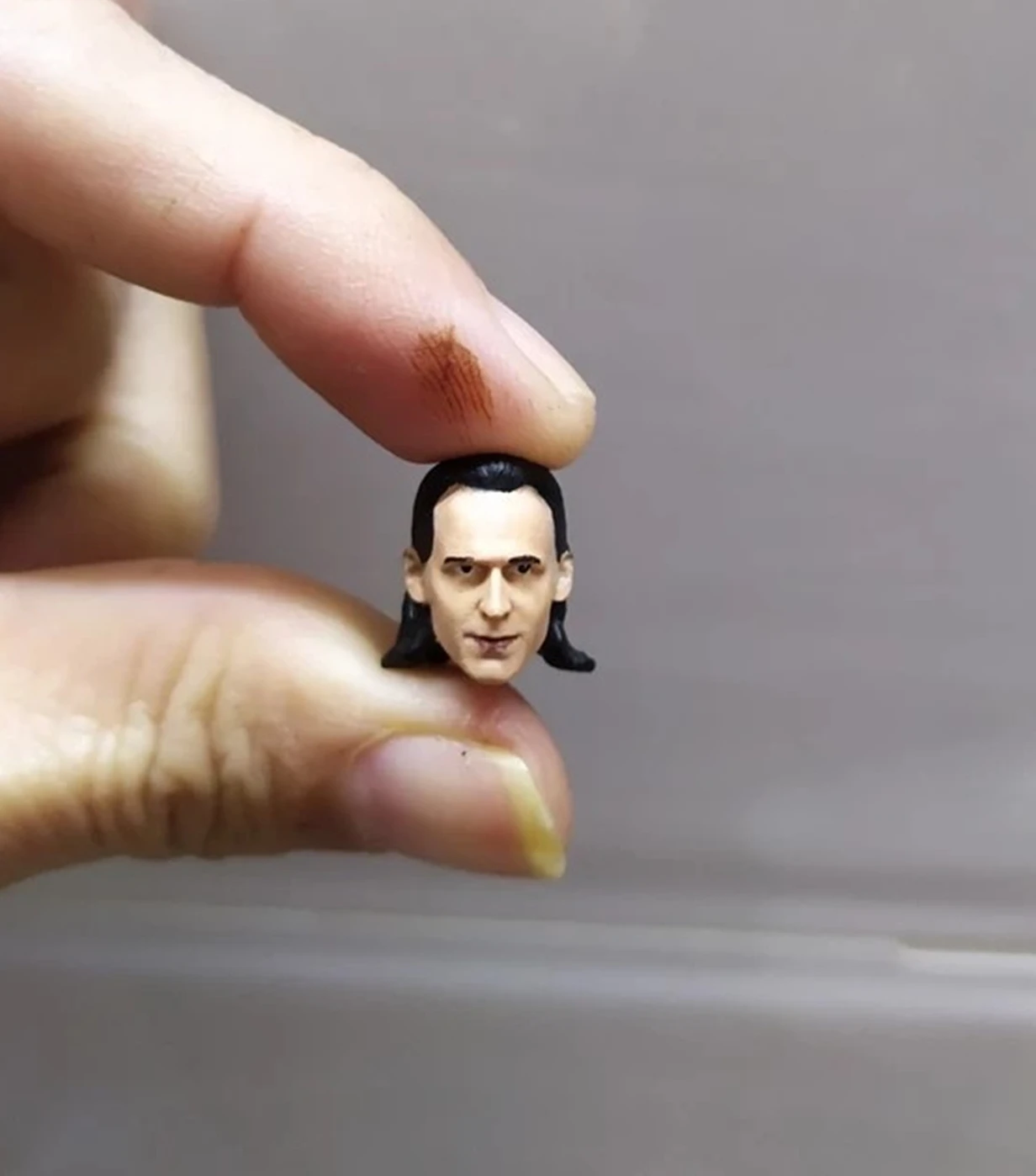 1/18 Scale Tom Hiddleston Loki Head Sculpt Model Toys Fit for 3.75'' Action Figure Body