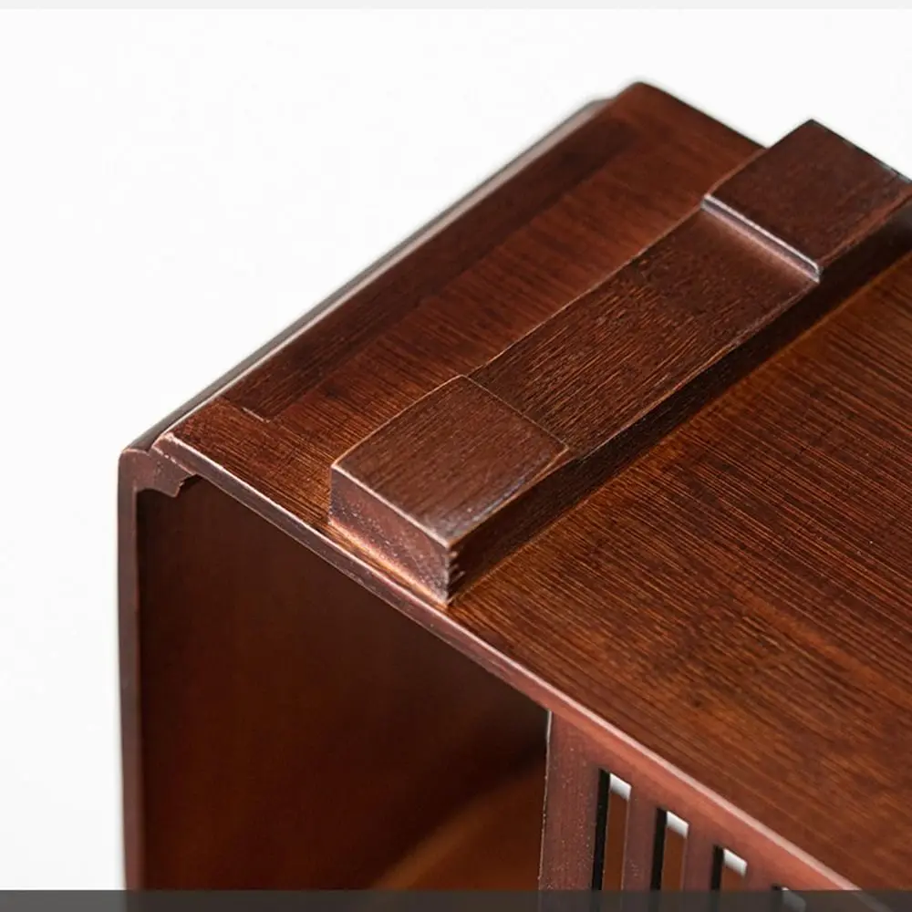 vetrina-in-legno-di-noce-cinese-con-bordo-intagliato-e-decorazioni-traforate-mobile-curio-artigianale-con-grata-per-finestra