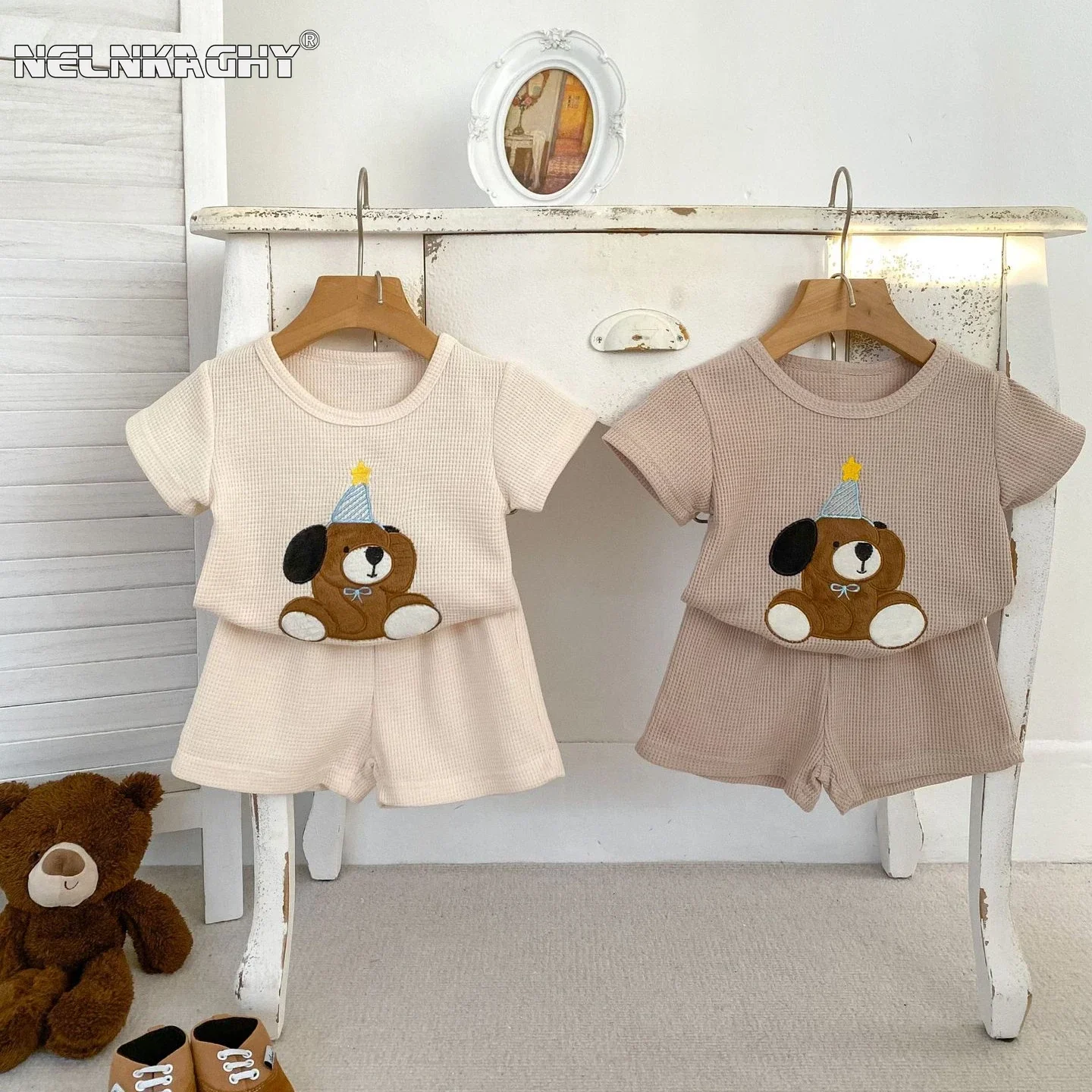 

2024 Korean Style Boys' Summer Set, Infant Baby Boys' Cute Bear Embroidered Short Sleeve T-shirt and Shorts 2-Piece Ensemble