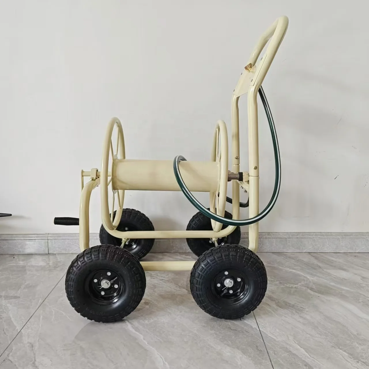 Carrello avvolgitubo in metallo resistente da giardino