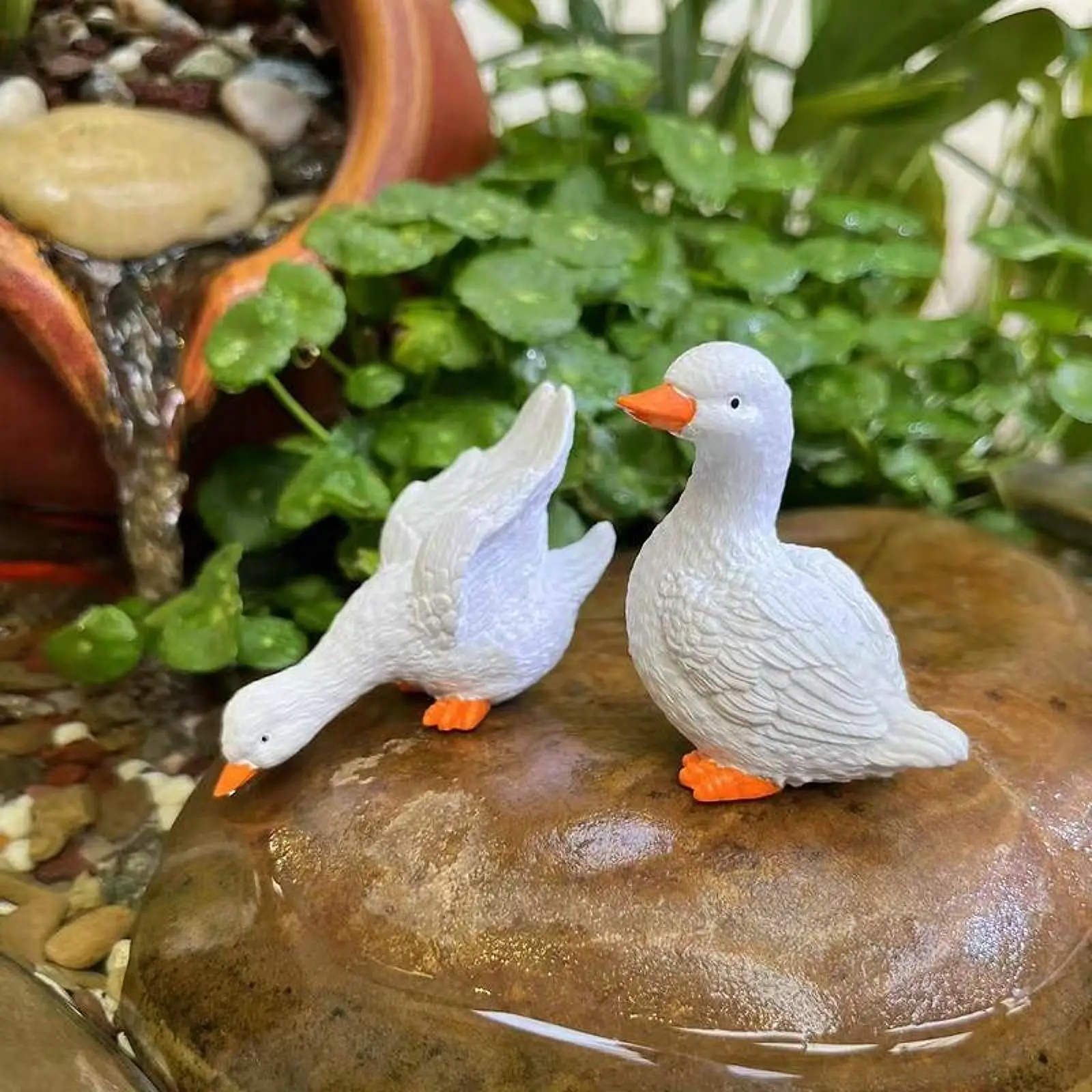 3Pcs Duck Sculptures Garden Duck Statues Resin Animal Figurines for Fish Tank Yard Poolside Rockery Landscape Porch Decoration