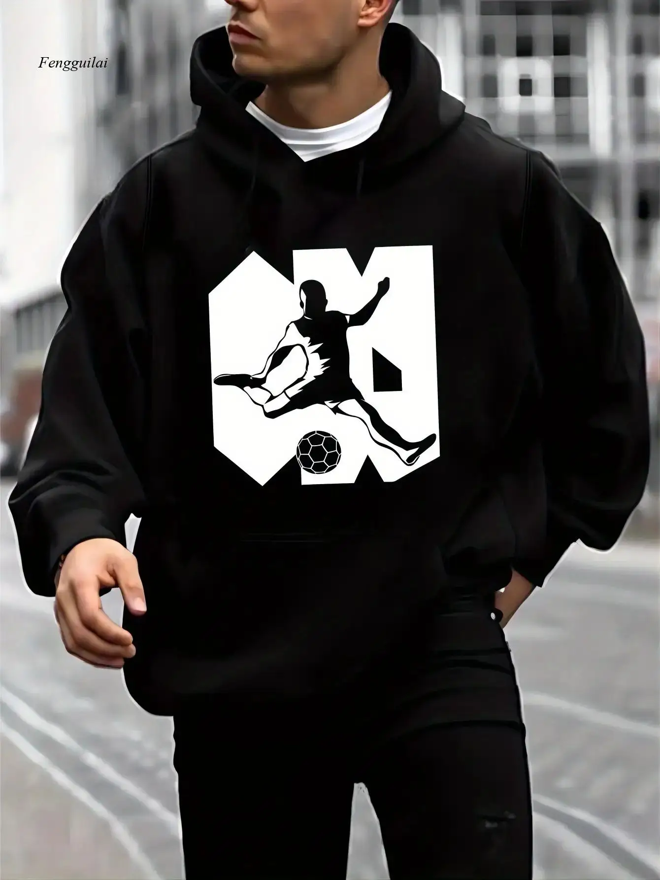 サッカーをテーマにしたフーディー、サッカーユニフォームプリント入り - 暖かいプルオーバースウェットシャツ、カンガルーポケットと調節可能なフード付き