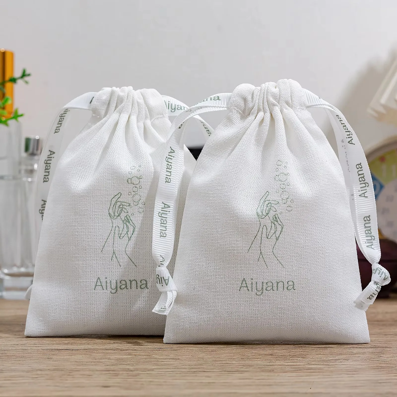 

Custom Eco-friendly Pouch with logo Print Reusable Small White Cotton Drawstring Bag for Rings Jewelry Packaging Linen Dust Bag