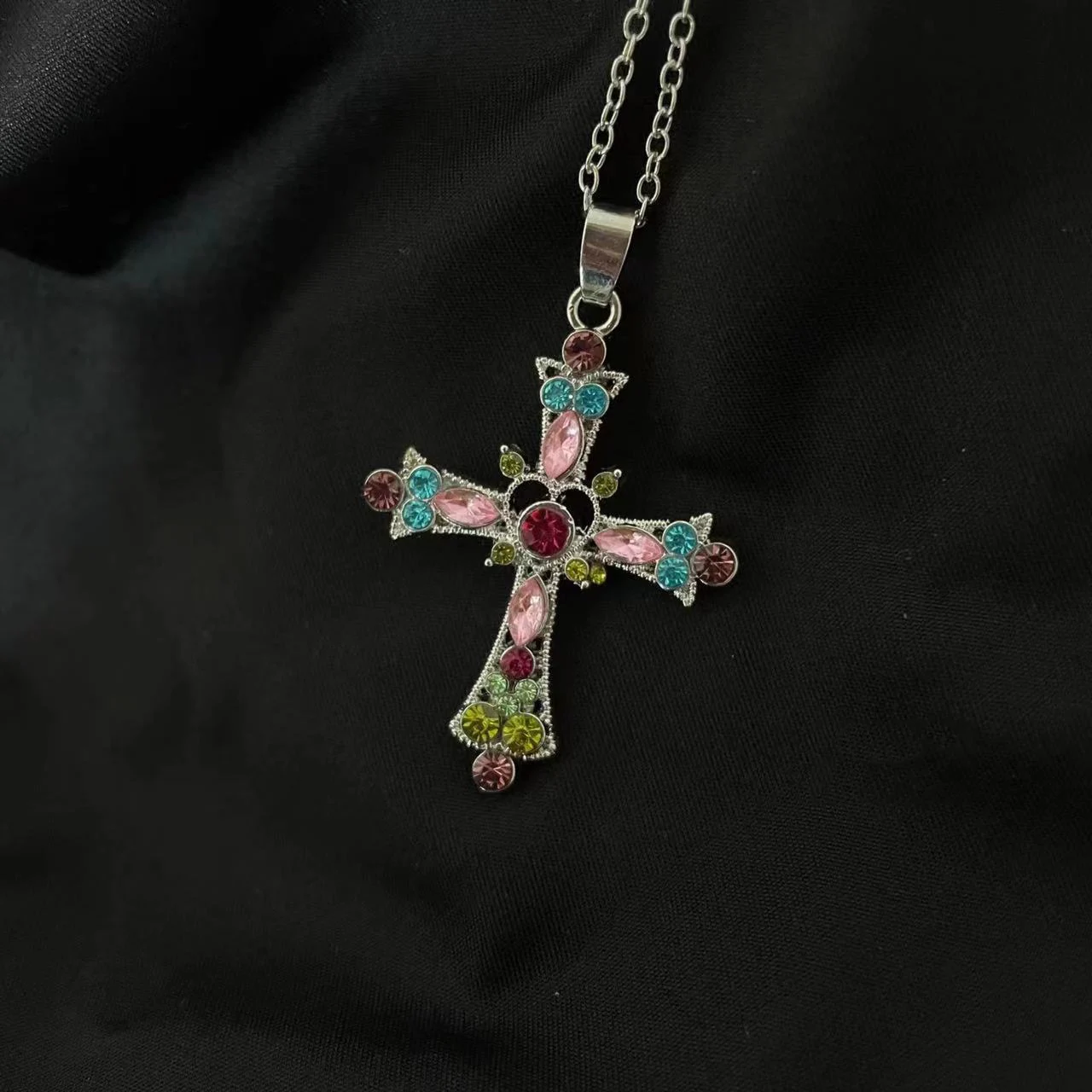 

Pink Rhinestone Cross Pendant Necklace Y2K Goth Necklace Earrings for Women Fashion Collar Items Gift Jewelry