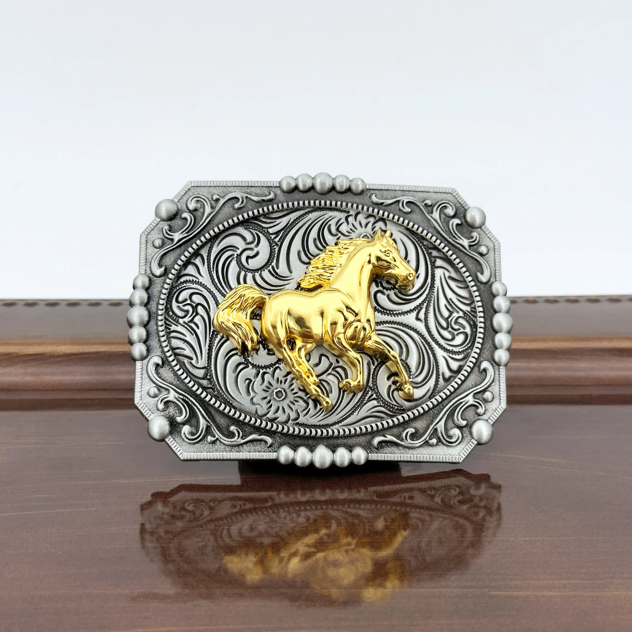 1PC Cowboy occidentale retrò antico cavallo dorato modello inciso moda versatile fibbia per cintura accessori da uomo all'ingrosso