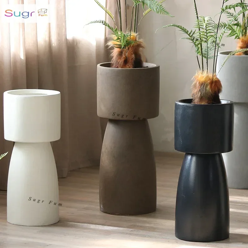

shopping mall, clothing store, floor-to-ceiling large flower utensils, Nordic green plants, Baolian lamp planting pot