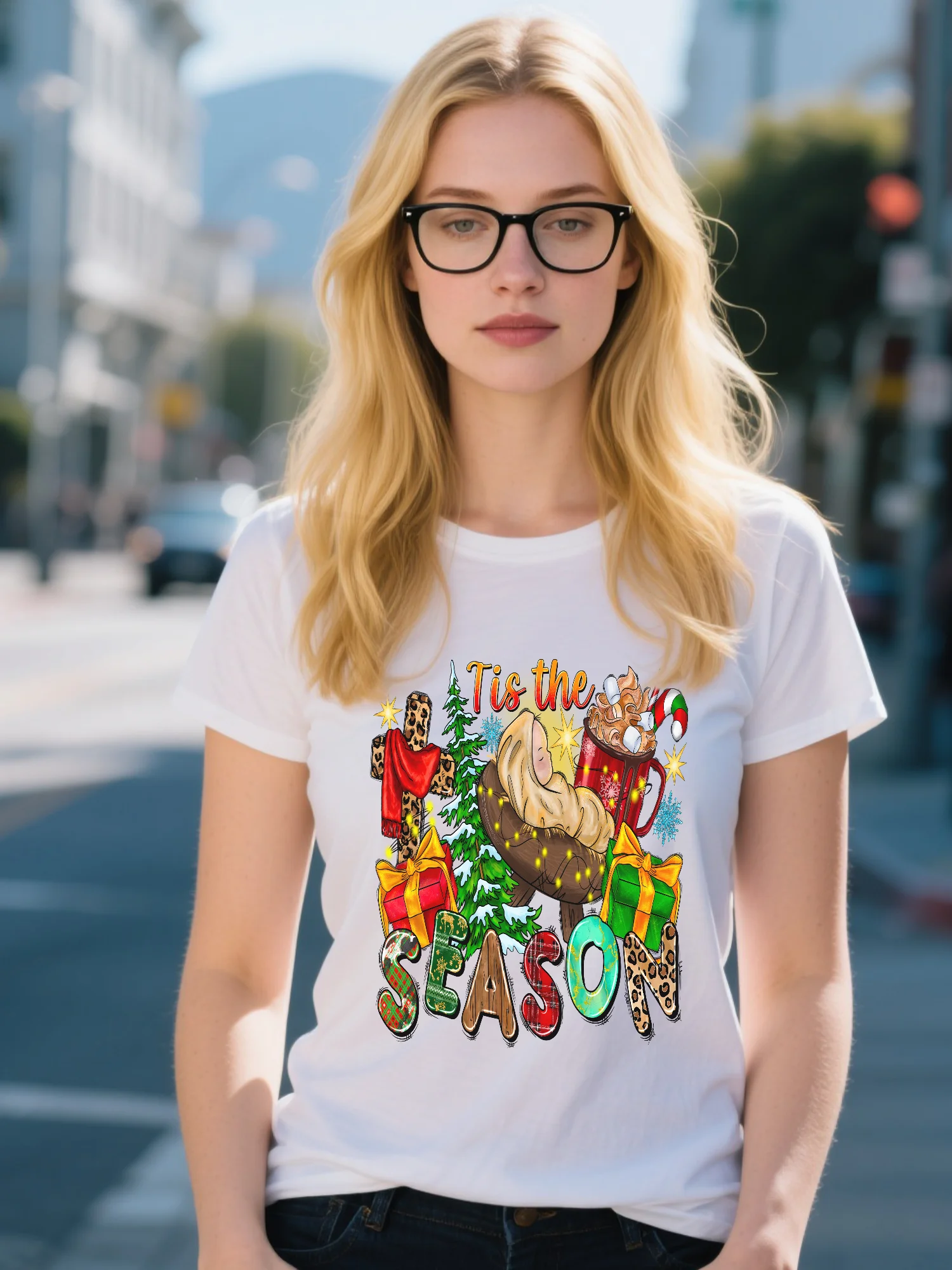 تي شيرت نسائي من القطن العضوي - طباعة قبعة سانتا بيضاء عالية الشارع، حفلة شتوية ماصة للرطوبة #1