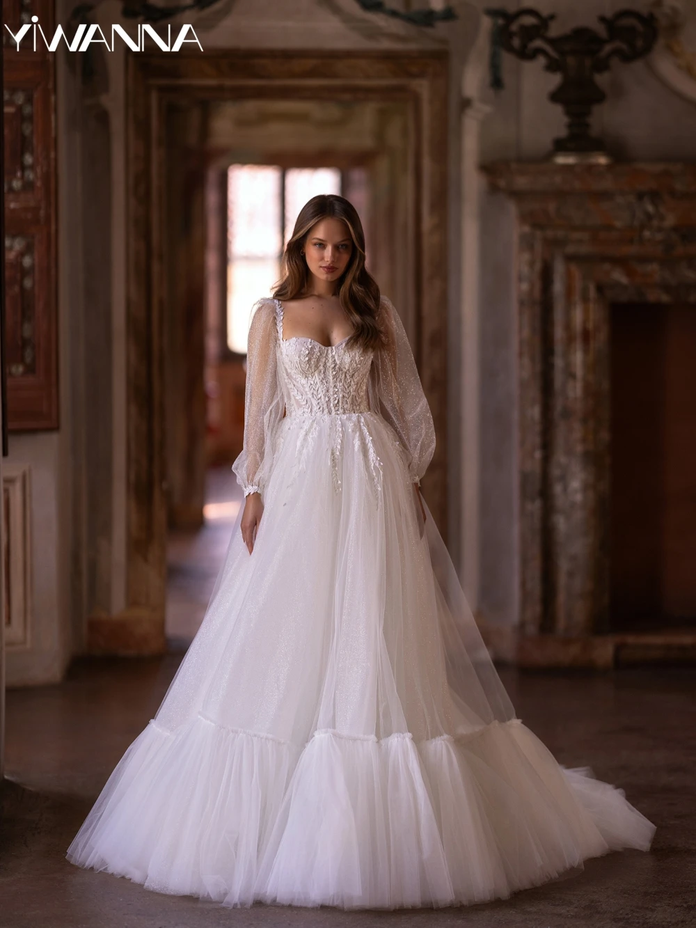 Vestido romântico da noiva do pescoço do querido, lantejoulas brilhantes, vestido de casamento das pérolas, apliques graciosos do laço, vestido nupcial