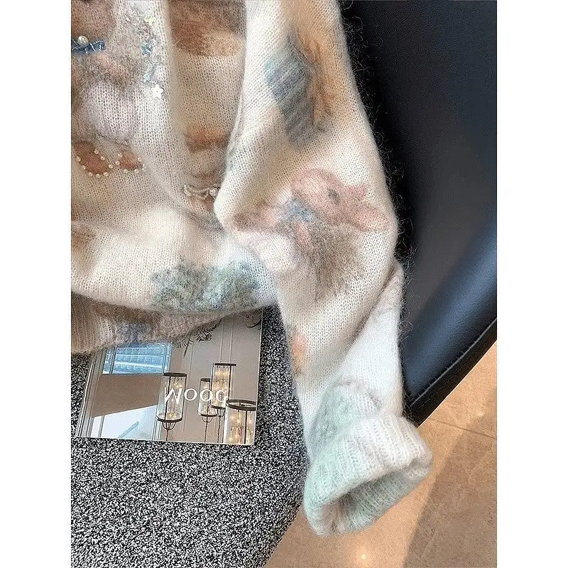 Maglione ampio e versatile per l'autunno e l'inverno, maglione glutinoso morbido con perline stampate carine per le donne