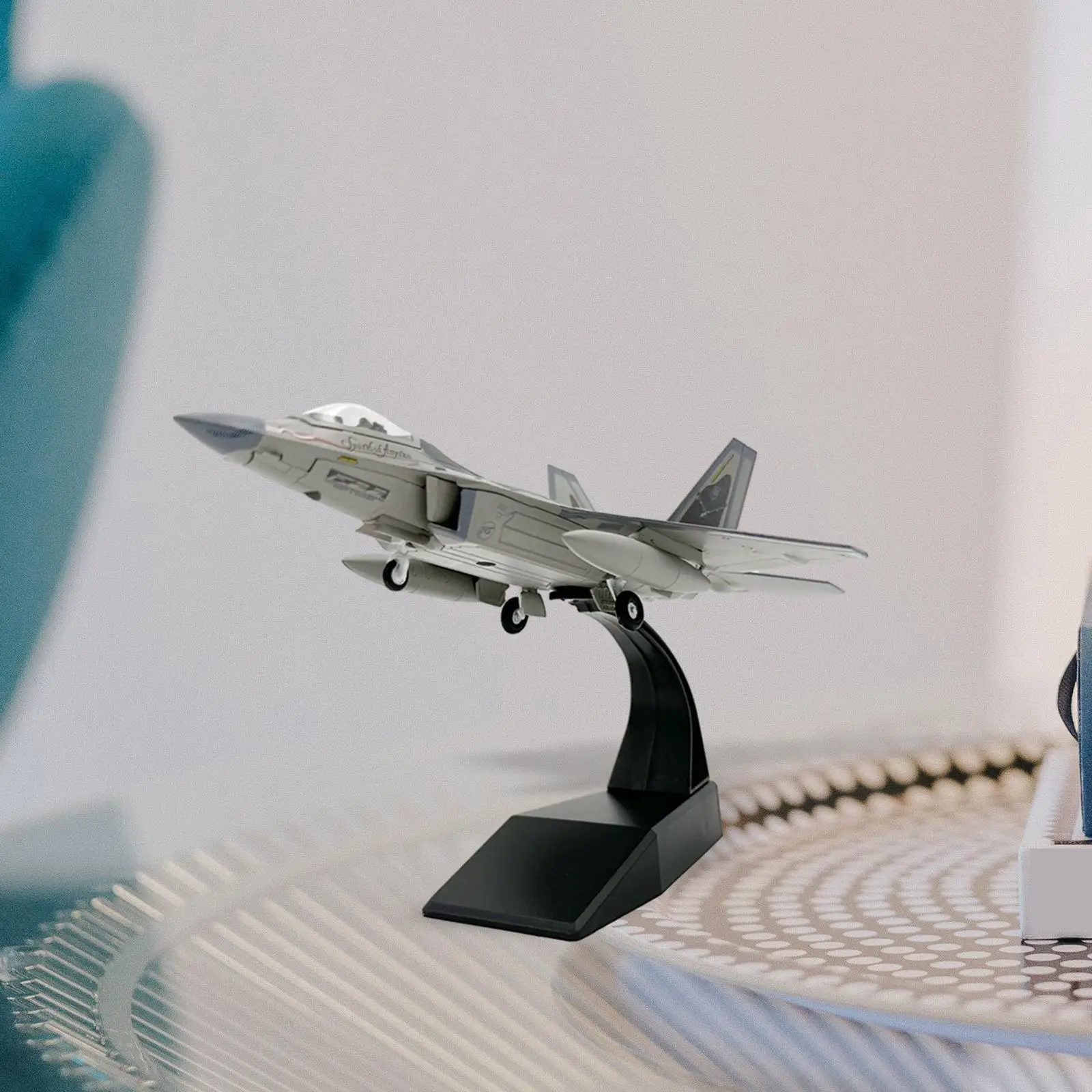 1/100 Attack Fighter Model Ornament Diecast Model Airplane Fighter Jet Model for Countertop Cabinet Office Home Bookshelf